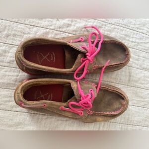 Twisted X Tough enough to wear pink Bomber Driving Moc leather Girls 2.5M